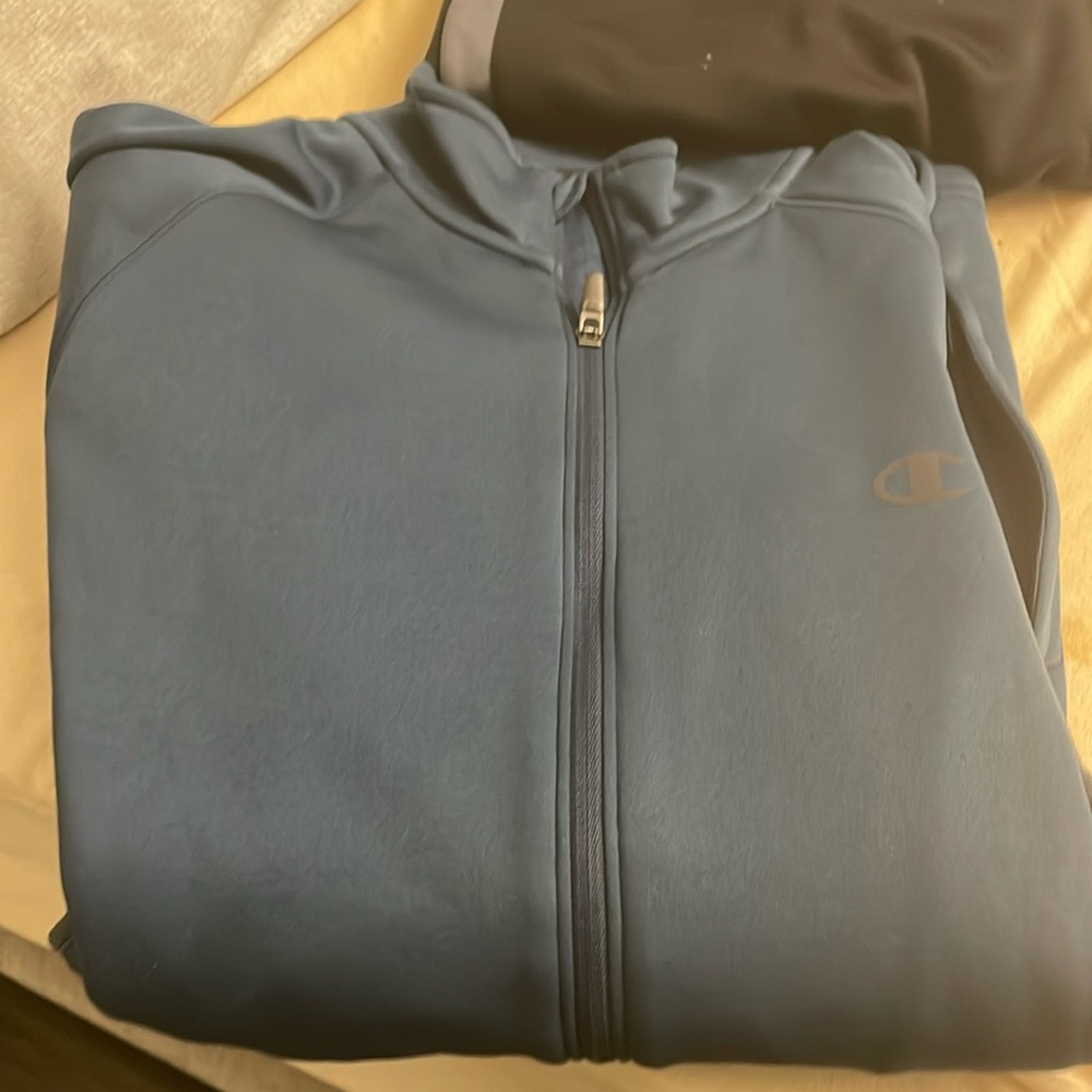 greens blue and grey full zip🩷